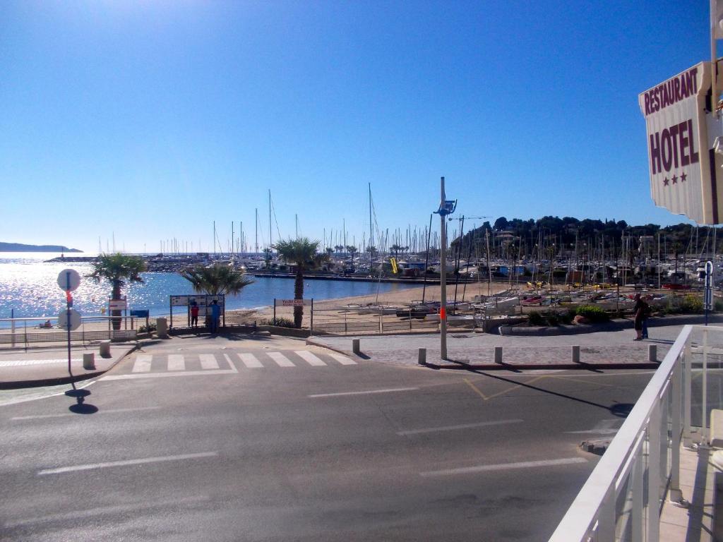 Hotel Les Alizes Cavalaire-sur-Mer Eksteriør billede